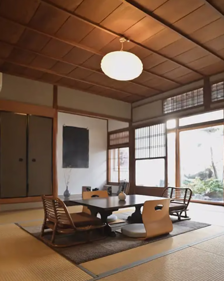 民泊運営中。四条大宮から徒歩9分。京都市中京区壬生高樋町の町家