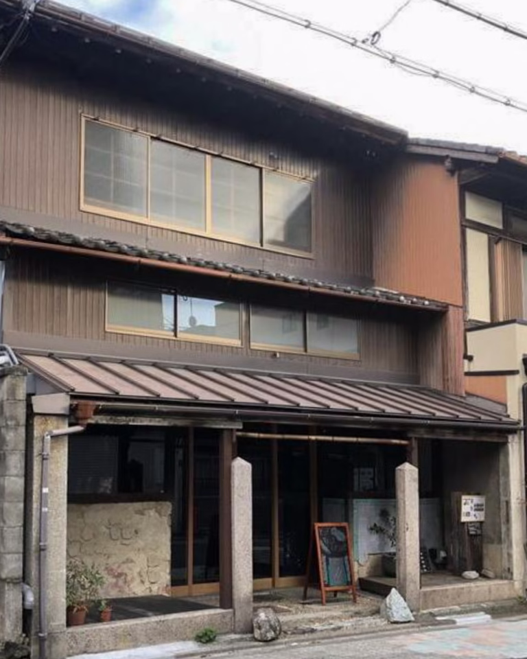 北野白梅町駅徒歩8分。京都市上京区東竪町の町家